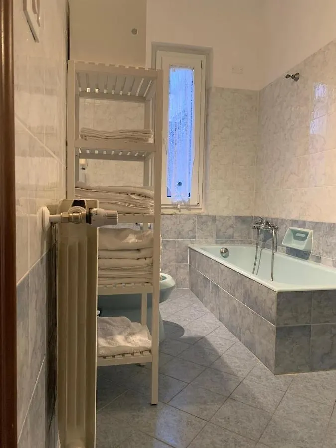 Affittacamere Hotel Ca' ToscaLina Carrara